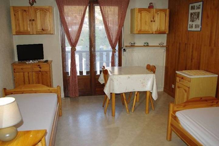 Gîte pour 2 personnes, avec balcon dans Office De Tourisme De Brides Les Bains