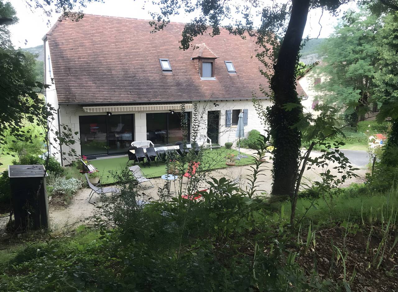 Maison de vacances « Gîte Chez Léontine » avec terrasse privée, Wi-Fi et climatisation in Lacave, Parc Naturel Régional des Causses du Quercy