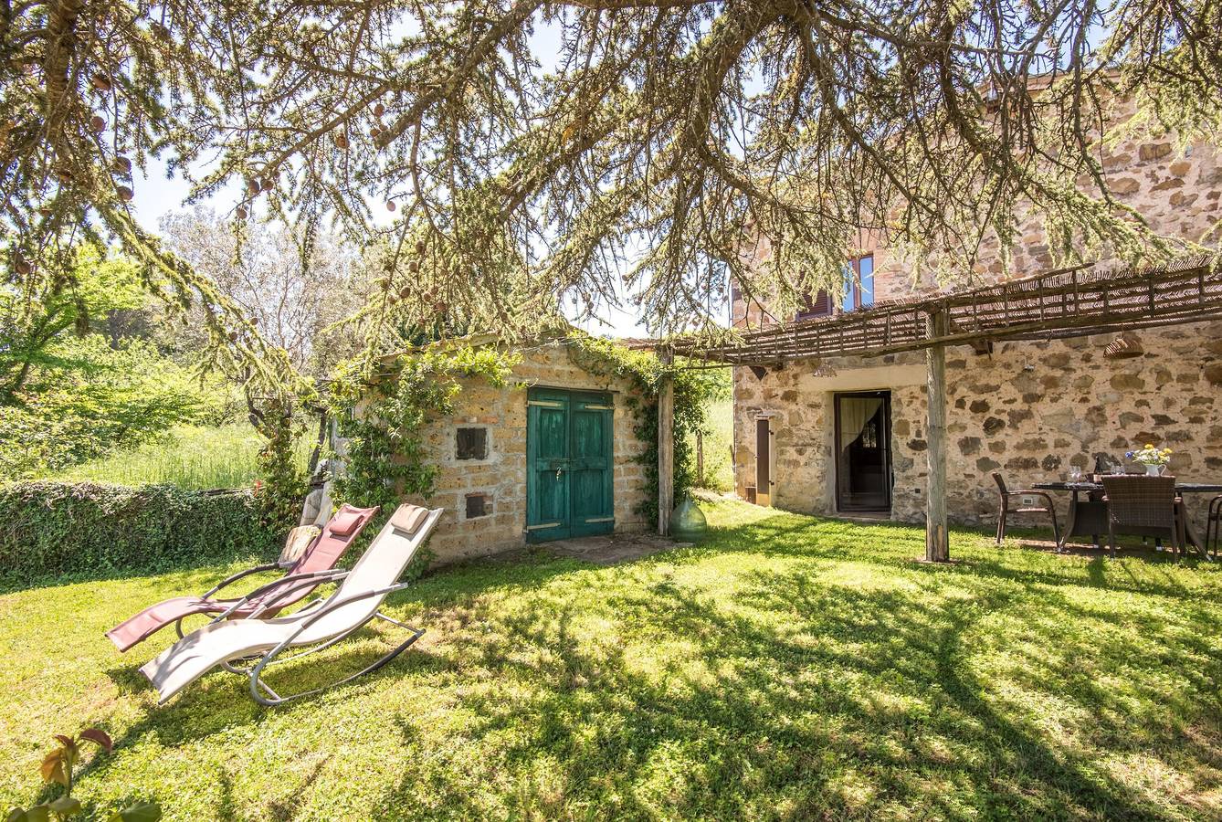 Geheel appartement, Appartement "Gemma Verde-Tavoleto" met bergzicht, tuin en wifi in Castiglione d'Orcia region, Val d'Orcia