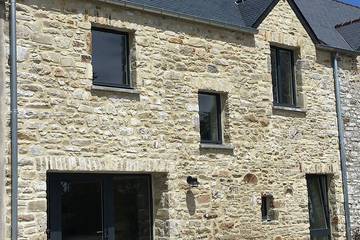 Location de vacances pour 8 personnes, avec terrasse et jardin à Les Moitiers-d'Allonne