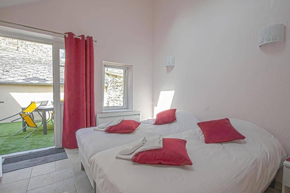 Retraite familiale avec vue sur la ville in Saint-Benoît-de-l'Aure, Région de Bayeux
