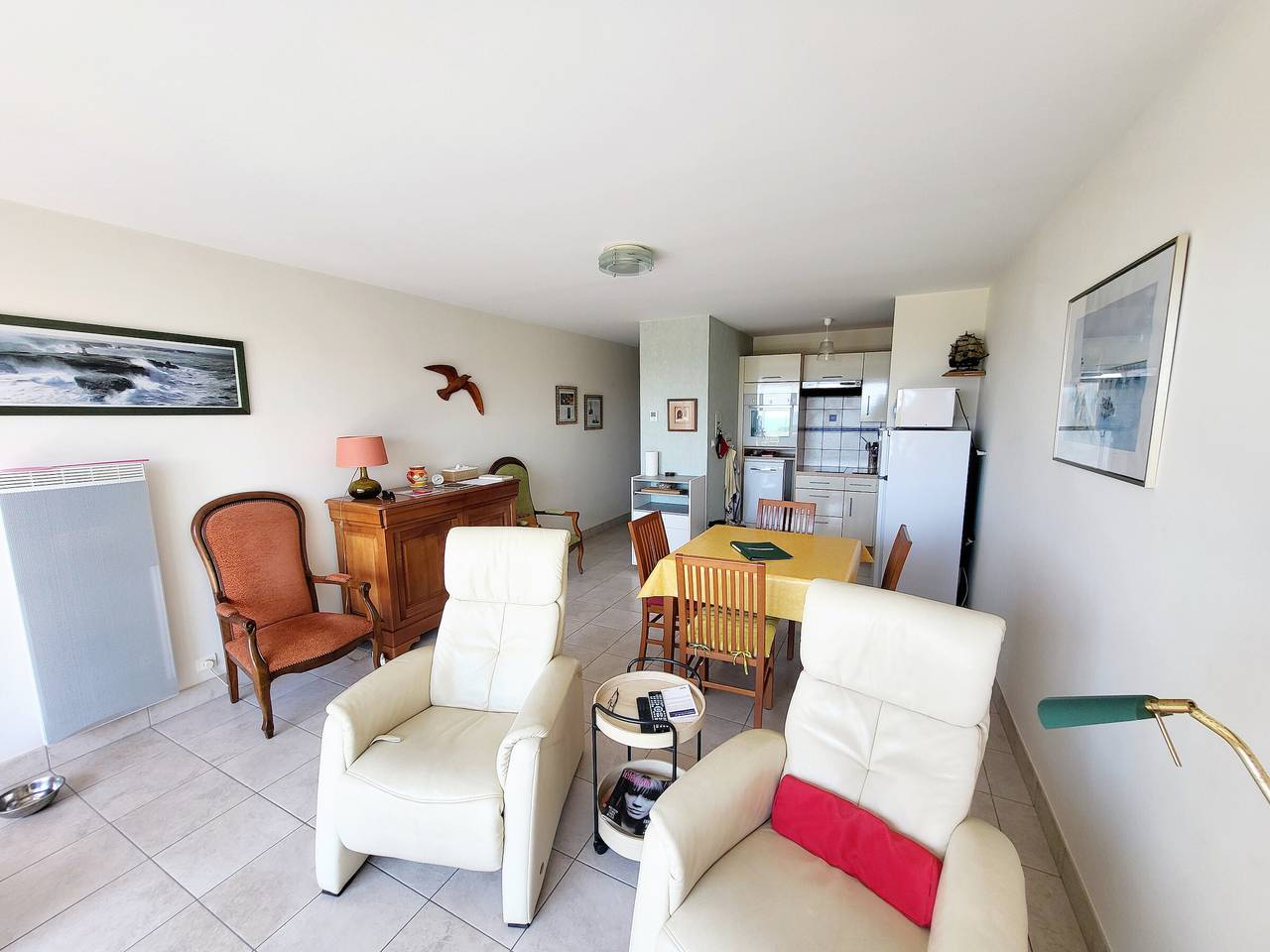 Apartamento entero, Apartamento con vista al mar, balcón, mobiliario, y aparcamiento - Ideal para familias in Les Sables-d'Olonne, Vandea