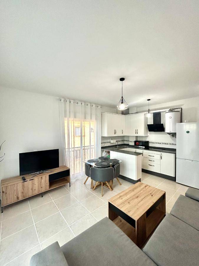 Apartamento para 5 personas, con vistas y terraza en Garrucha