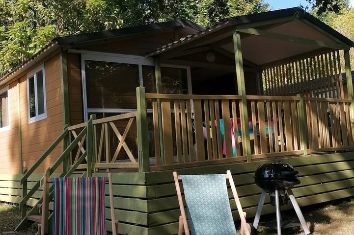 Maison pour 4 personnes, avec terrasse, animaux acceptés à Carlux