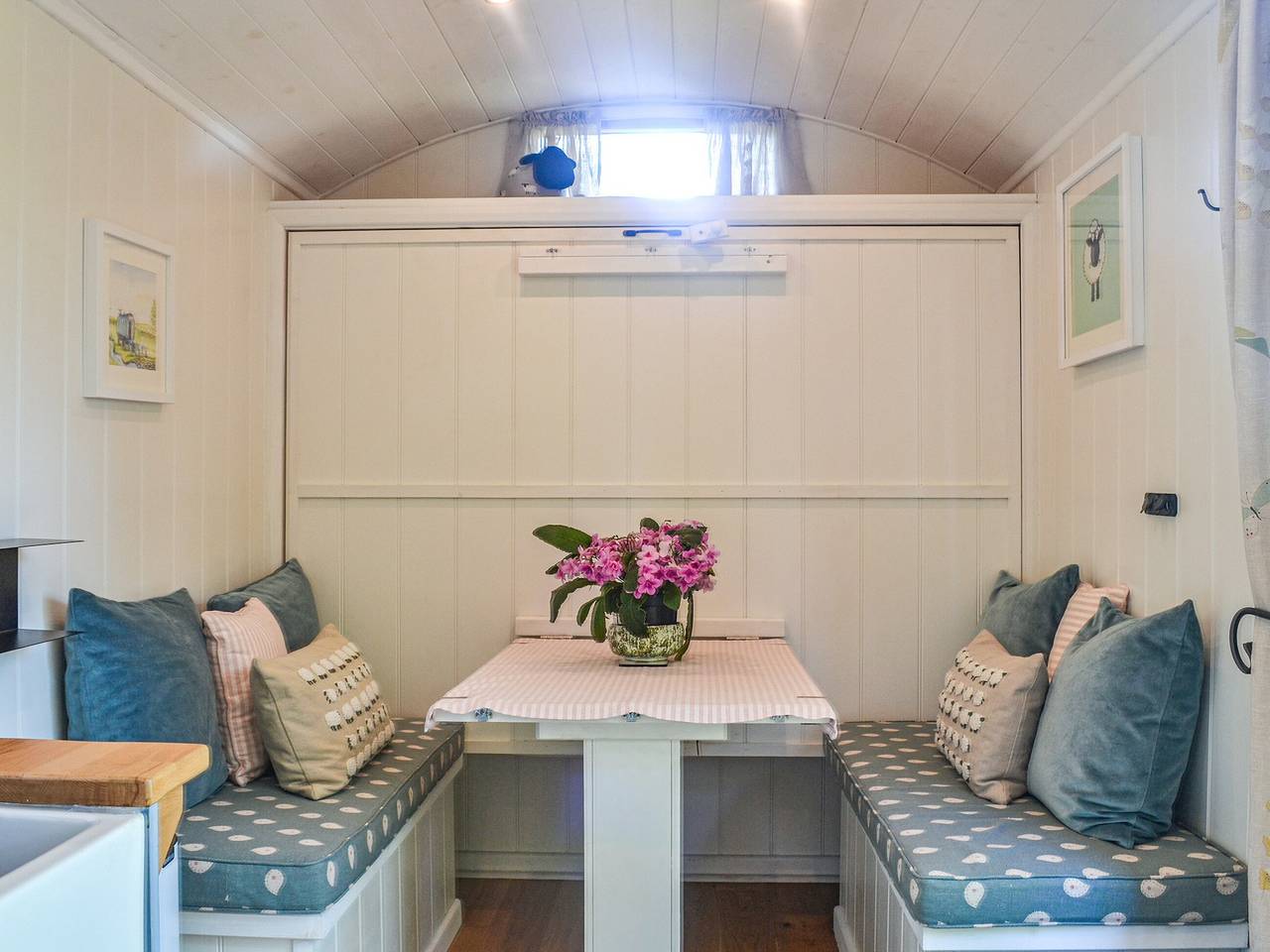 Herdwick Hut Mountain Retreat in Brecon Beacons
