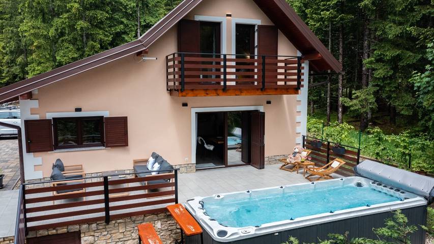 Villa für 7 Personen, mit Garten und Whirlpool sowie Sauna - 1