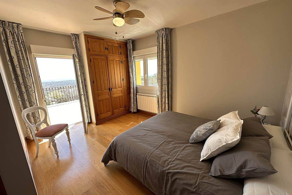 Our House in El Bulín de Valdemanco is called Mirador and it is not very difficult to discover why. in Valdemanco, Madrid Province