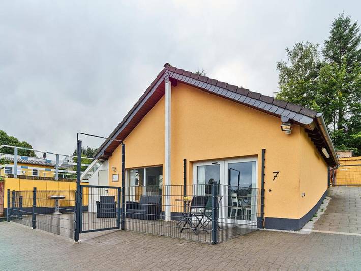 Ferienwohnung für 5 Personen, mit Terrasse und Ausblick, kinderfreundlich in Hellenthal - 2