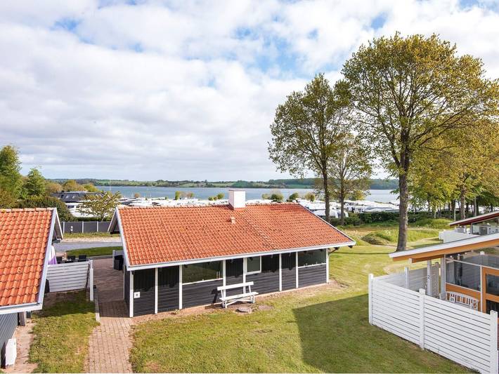 Ferienhaus für 5 Personen, mit Terrasse und Pool sowie Ausblick in Løjt