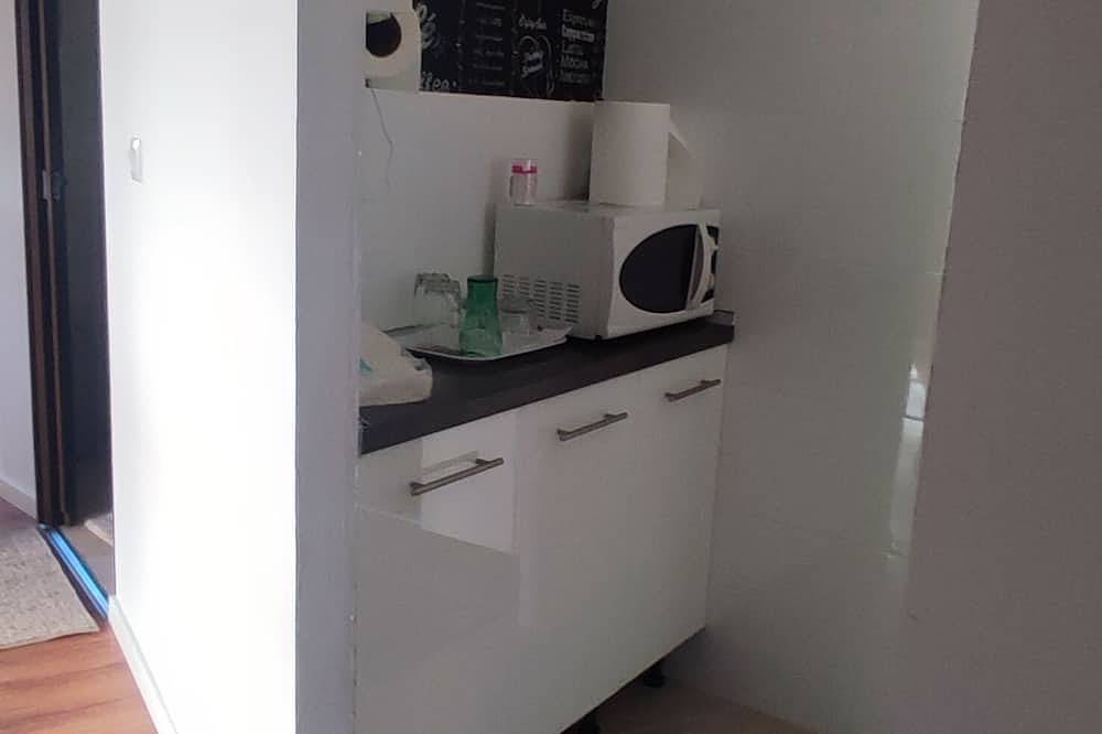 Entire apartment, Apartamento Cerca de Plaza Pilar in Saragossa, Saragossa Province