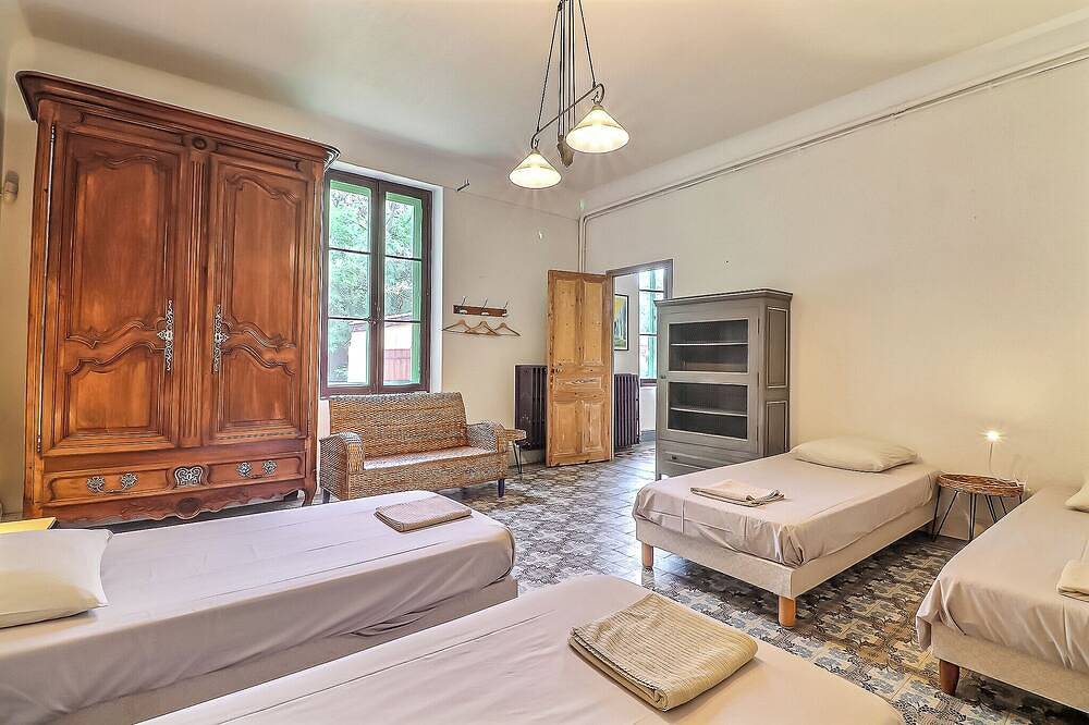 Superb Maison de Maître *** in Provence with infinity poolxxl and bicycles in Beaucaire, Nimes region