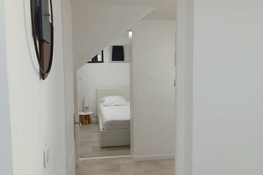 Grand Studio Ndame-Adiana with Spa in Trans-en-Provence, Draguignan region