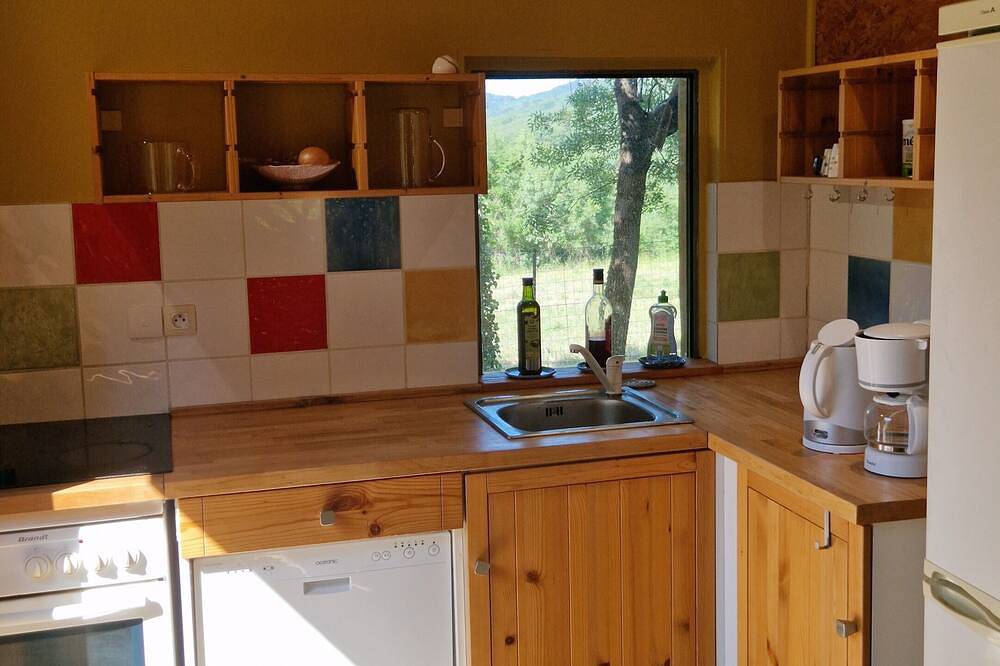 Gîte nature avec vue, piscine & atelier céramique in Soumont, Région de Lodève