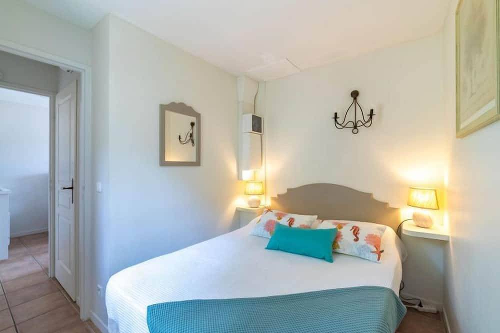 Ganze Wohnung, Cap Négre : Domaine de la Pinède by Interhome in Pramousquier, Le Lavandou