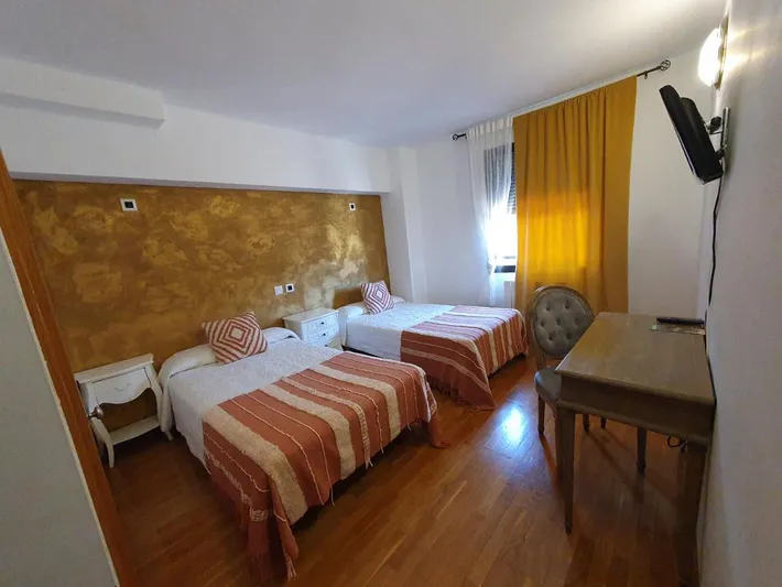 Hotel para 2 personas, con vistas y terraza, Se admiten mascotas - 1