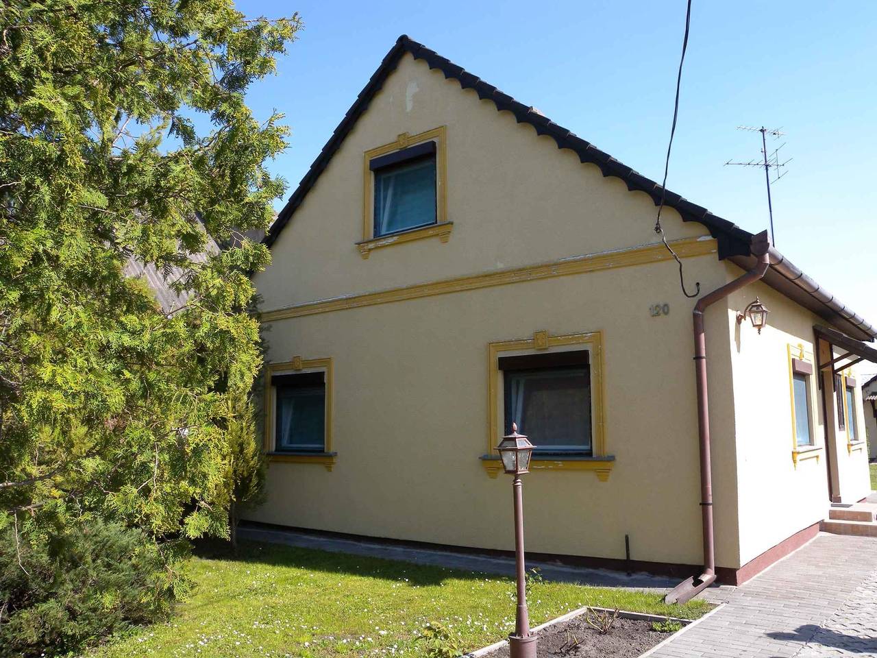 Vakantiehuis voor in totaal 11 personen in Balatonfenyves, Zuidelijke oever van het Balatonmeer