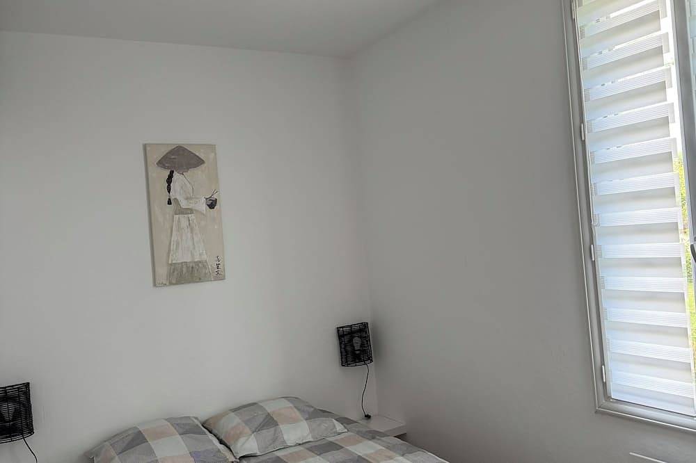 Appartement entier, «Mb5» Étape confortable-T2 entier+Parking privé in Damparis, Jura