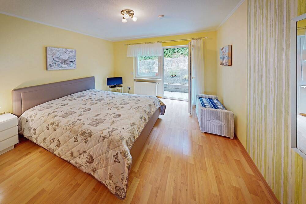 Ganze Wohnung, 5 Sterne Ferienwohnung zum Wohlfühlen mit 2 Schlafzimmern, ruhig gelegen. in Kleinblittersdorf, Saarbrücken & Umgebung