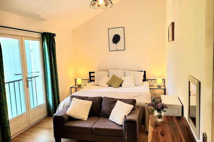 Gîte pour 12 personnes, avec jardin et piscine à Moncrabeau - 4