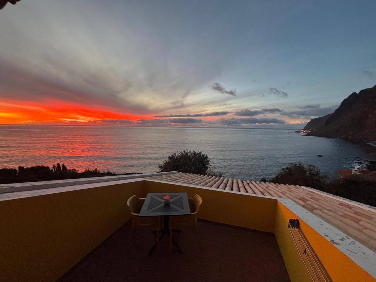 Large Double Room in Jardim do Mar, Madeira