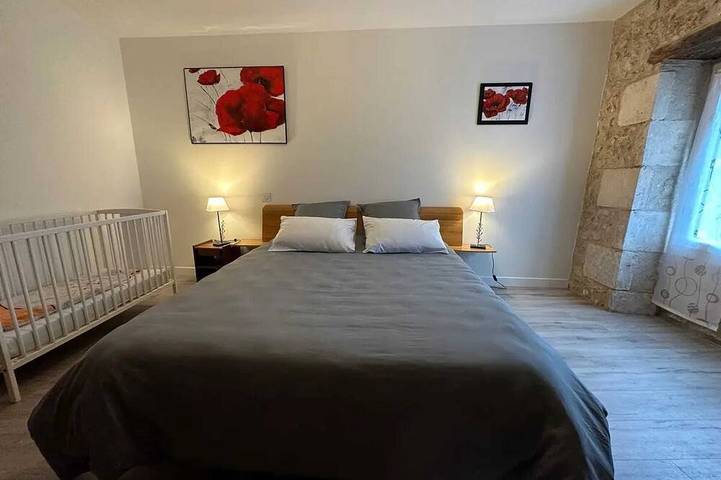 Location de vacances pour 9 personnes, avec jardin, animaux acceptés à Saint-Maurice-la-Clouère - 2