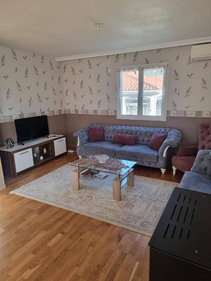 Gîte pour 7 personnes, avec terrasse et jardin à Thiers - 3