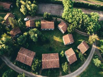 Gîte pour 2 personnes, avec piscine et terrasse, animaux acceptés à Moutiers-sous-Chantemerle
