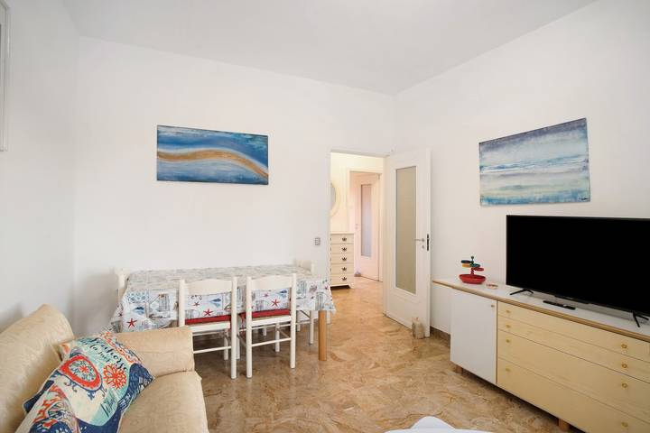 Appartamento intero, Appartamento 'Mary 43 6' con terrazza privata, balcone e Wi-Fi in Albenga, Riviera di Ponente