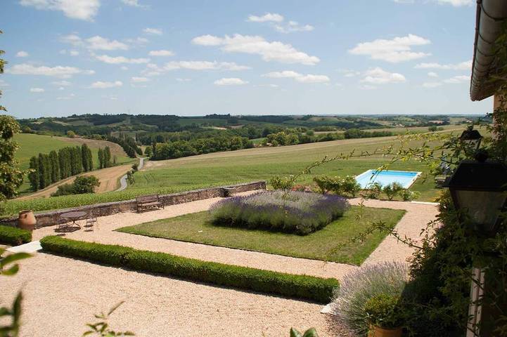 Location de vacances pour 10 personnes, avec Terrasse à Bouteilles-Saint-Sébastien