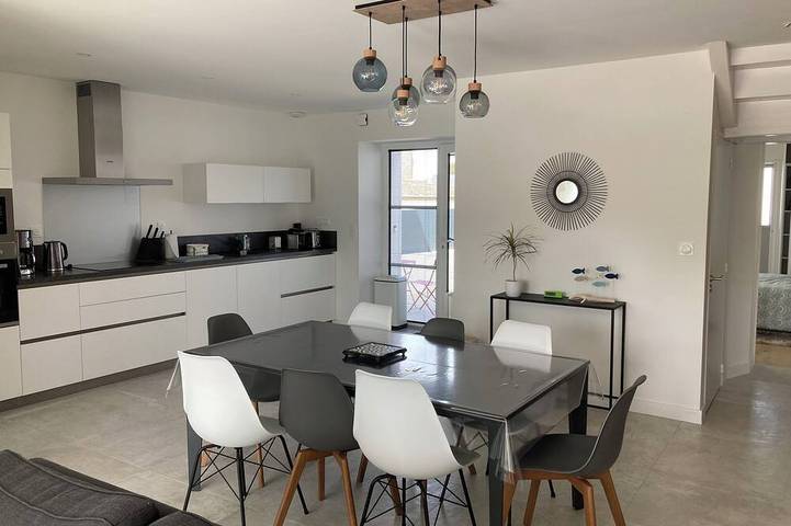 Maison de vacances pour 8 personnes, avec terrasse ainsi que jardin et jacuzzi