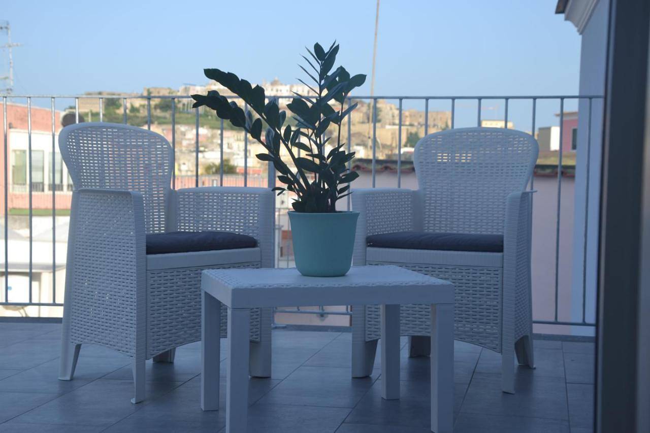 Double Room with Private Bathroom in Spiaggia delle Grotte, Procida