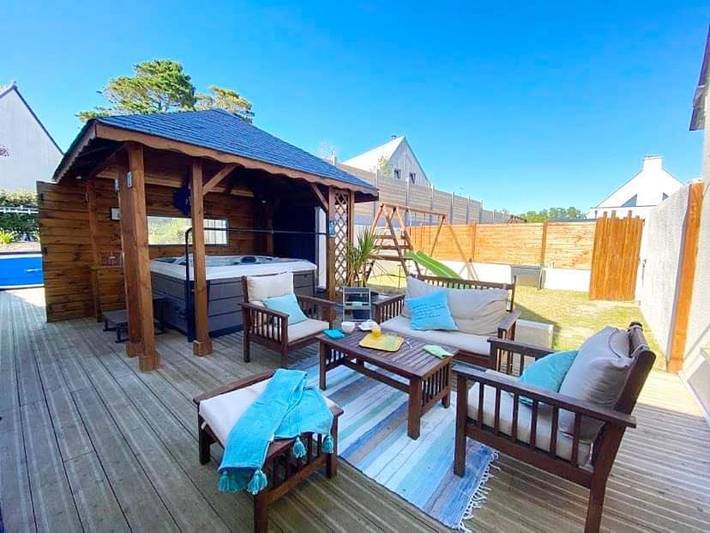 Location de vacances pour 12 personnes, avec Balcon et Jacuzzi ainsi que Terrasse et Jardin à Plouarzel - 2