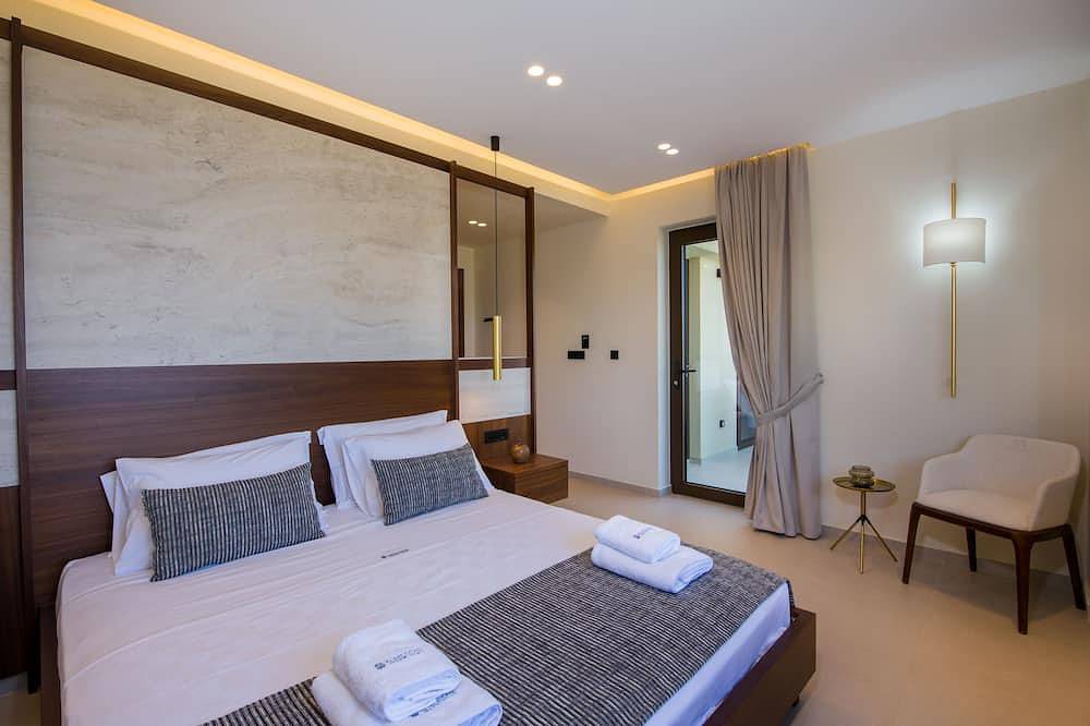 Almi-Cove Hilltop Villa I in Almyrida, Vamos