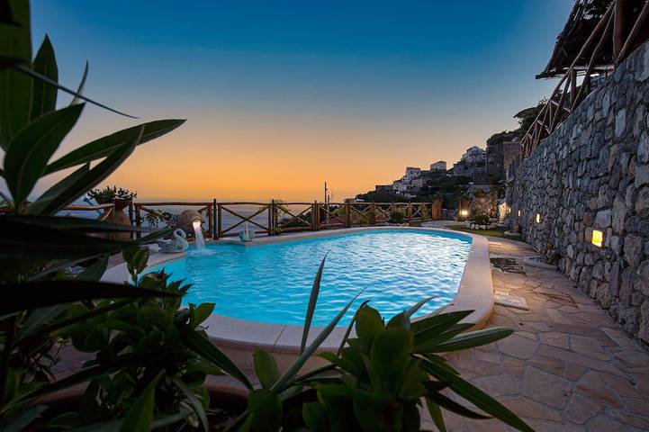 Villa per 12 persone, con balcone e giardino - 1