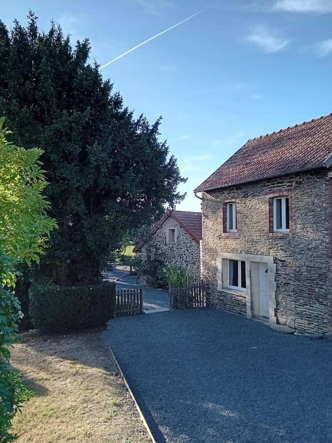 Location de vacances pour 5 personnes, avec Jacuzzi et Terrasse ainsi que Jardin et Vue dans La Luzerne