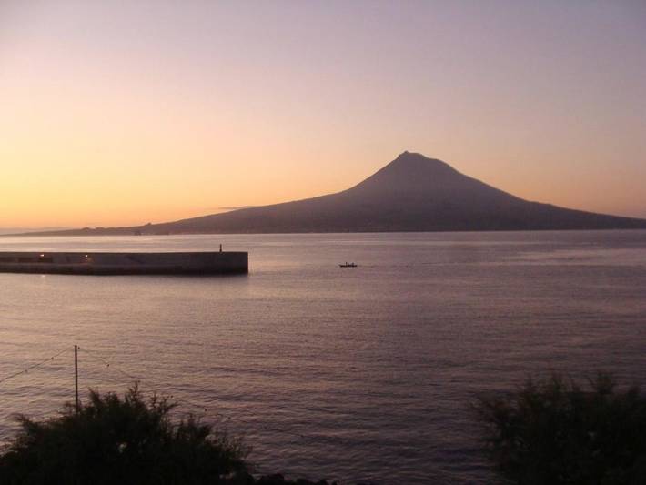 Location de vacances pour 4 personnes, avec terrasse à Horta - 2