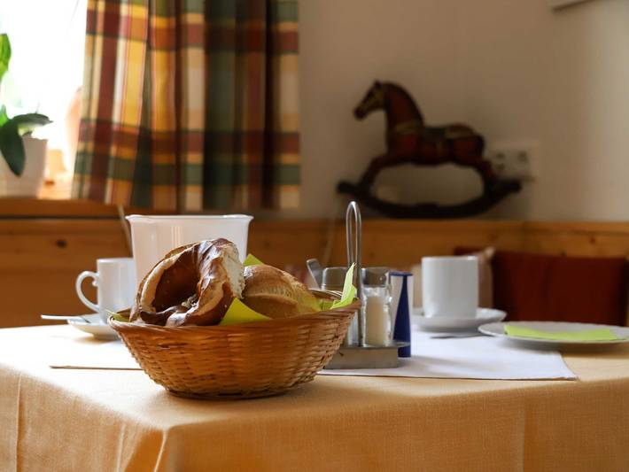 Ferienwohnung für 2 Personen, mit Balkon und Terrasse sowie Garten und Ausblick in Bayrischzell - 2