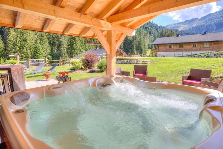 Chalet pour 16 personnes, avec jardin et jacuzzi en Haute-Savoie - 2