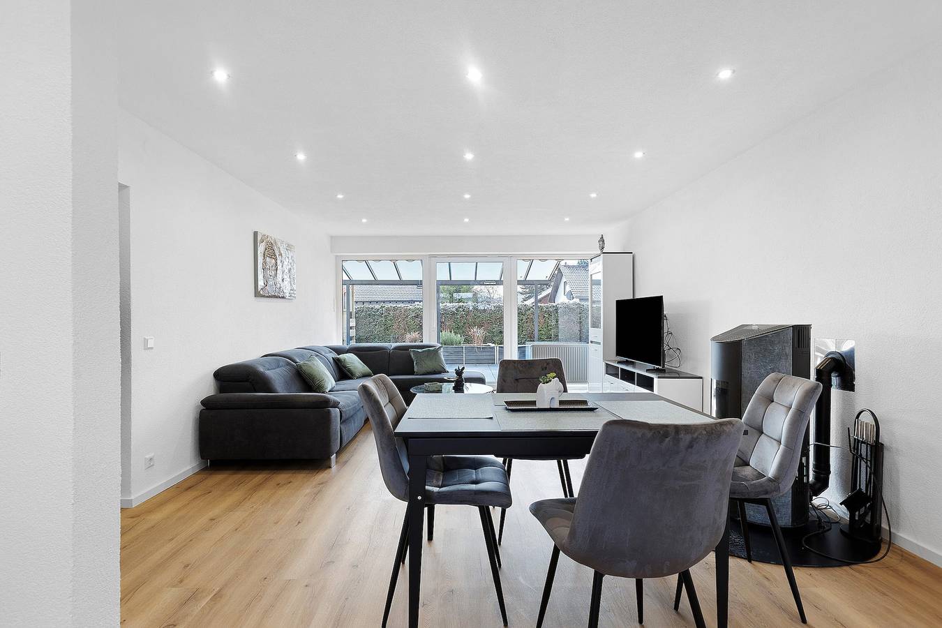 Ganze Wohnung, Apartment 1 mit privater Terrasse, Gemeinschaftsgarten und Wlan in Bad Dürrheim, Mittlerer Schwarzwald