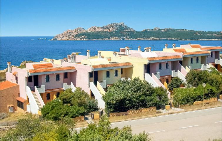 Gîte pour 3 personnes, avec piscine dans Santa Teresa Gallura - 2