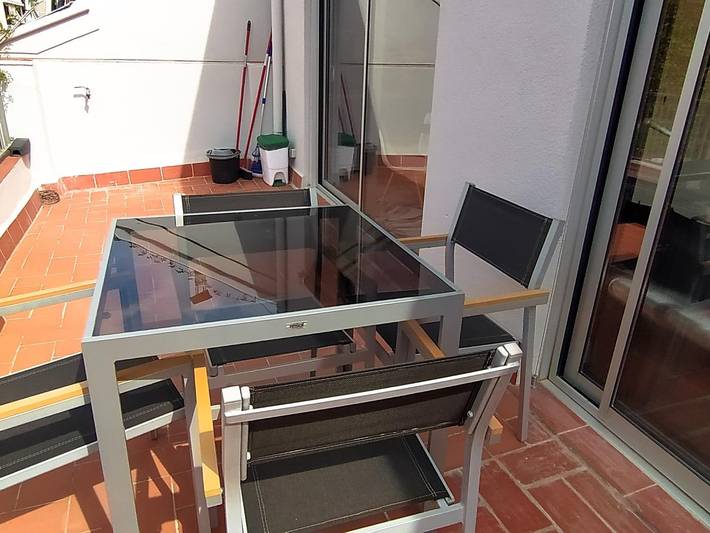 Appartement de vacances entier, Appartement lumineux et récemment rénové, avec deux terrasses pour 4 in Sarrià-Sant Gervasi, Barcelone