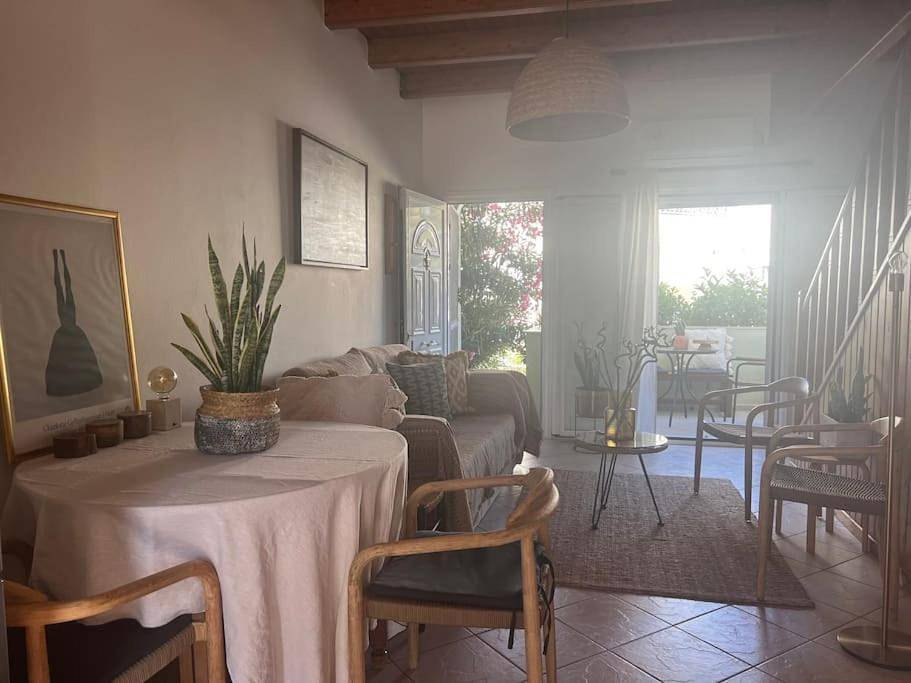 Appartement entier, Perdika's Cove, spacious sea view family home in Perdika, Égine