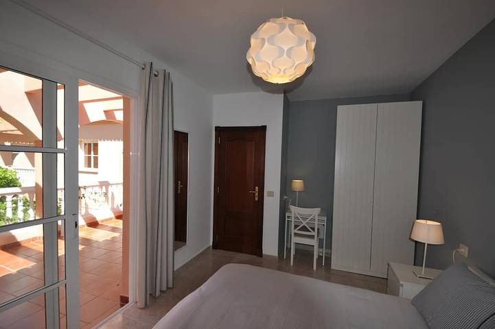 Ferienwohnung für 3 Personen, mit Balkon und Garten in La Caleta de Interián - 3