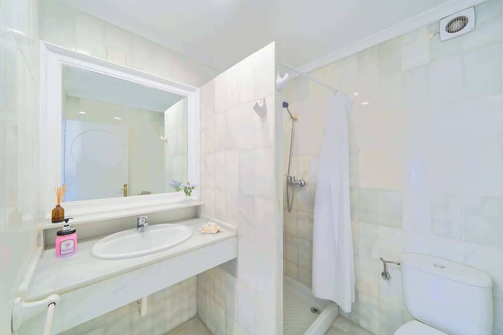 Entire apartment, Mauresque Pacifico Luxury in Torremolinos, Costa del Sol