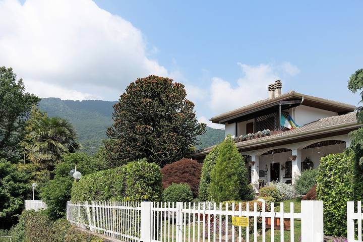 Casa de férias "Relax Vista Monte Massone" com vista montanha, terraço privado e Wi-Fi in Germagno, Alpes Valaisanos