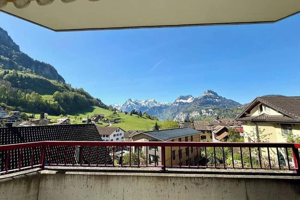 Appartement entier, 4Seasons | Morschach | Family Apartment | Mountain View in Morschach, Lac des Quatre-Cantons