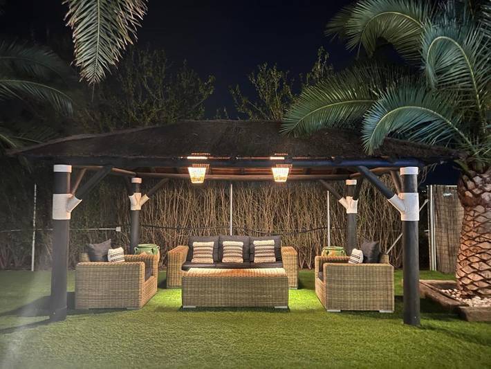 Casa rural para 8 personas, con jacuzzi además de piscina y jardín, Familias con niños en l'Alacantí - 2