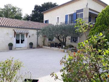 Chambre d’hôte pour 4 personnes, avec jardin et piscine à Chusclan