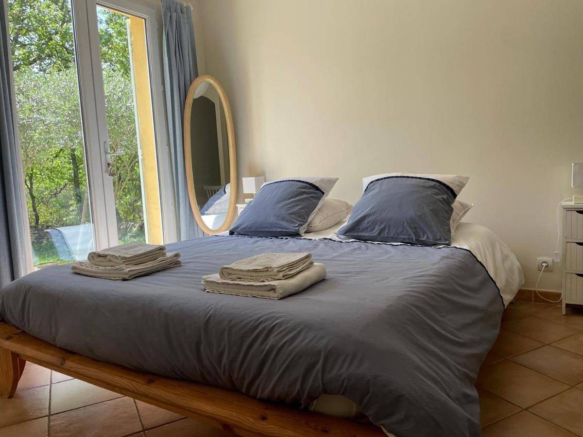 Queen Room with Garden View in Vers-Pont-du-Gard, Région de Nîmes