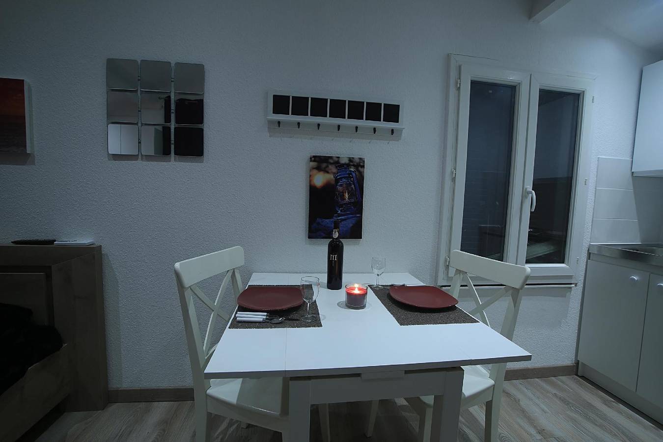 Entire holiday apartment, Air-conditioned chalet for two people, with its own terrace in Camaret-sur-Aigues, Vaucluse